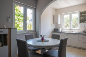 Modern apartment Edda - Quiet area - close to Old town and beaches